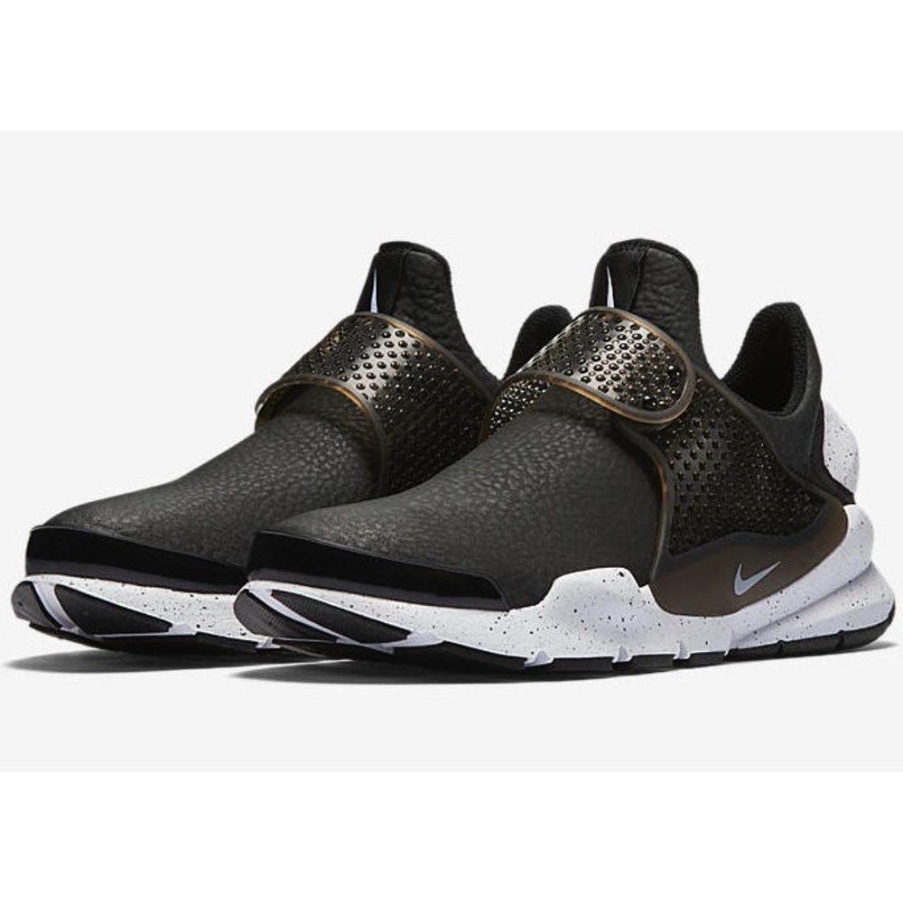 Black Nike Sneakers